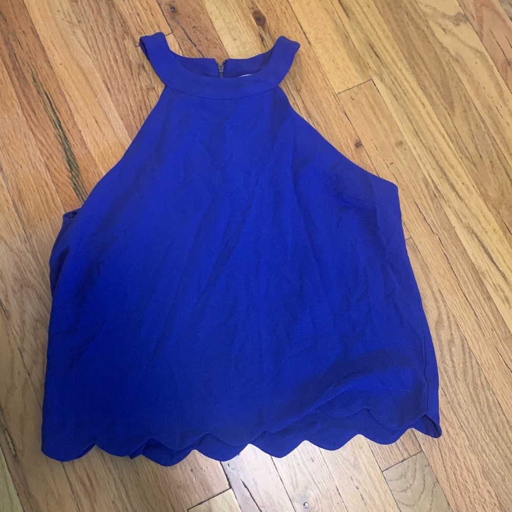 Monteau size large scalloped shirt